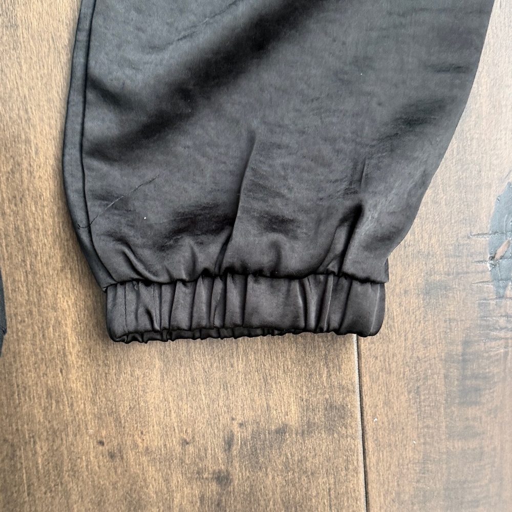 Girls Black silk Cargo Pocket Jogger Pants - Picture 7 of 7